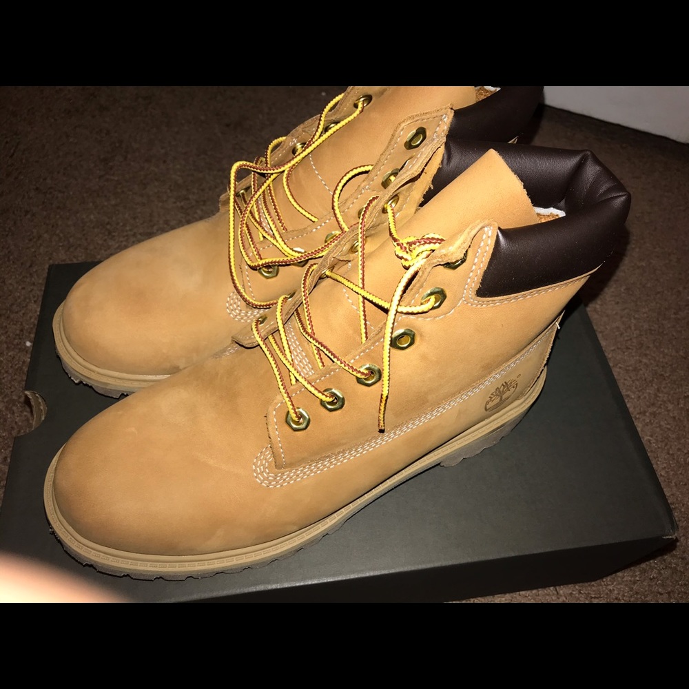 Timberland 6 in Boot-“Wheat”- SIZE 7